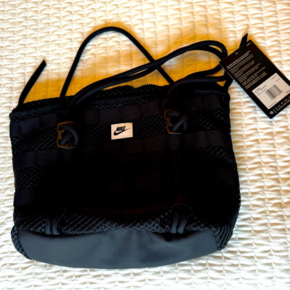 New with tags small athletic bag.